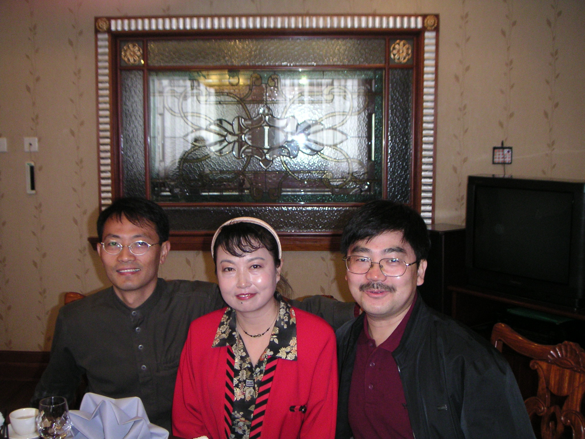 04北京，与李建军（右）、焦国标。2004年10月.jpg